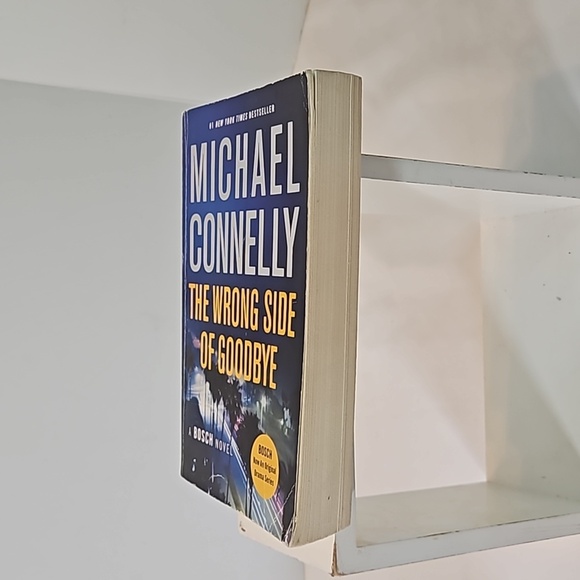 The Wrong Side Of Goodbye Michael Connelly A Bosch Novel  Grand Central softback - Picture 8 of 17
